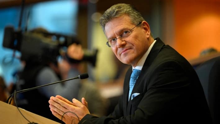 El comisario designado de la UE, Maroš Šefčovič, asiste a su audiencia de confirmación en el Parlamento Europeo, en Bruselas, el 4 de noviembre de 2024. (Nicolas Tucat/AFP vía Getty Images)