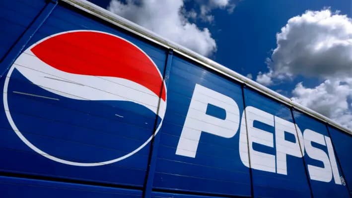 Un camión de Pepsi entrega productos a vendedores en la Feria Estatal de Illinois en Springfield, Illinois, el 18 de agosto de 2016. (Seth Perlman/AP Photo)