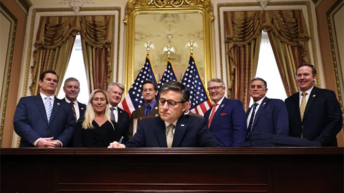 La Cámara sigue adelante con el plan presupuestario para financiar la agenda de Trump