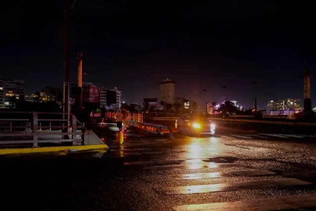 Puerto Rico sufre otro apagón que deja a más de 300,000 clientes sin luz