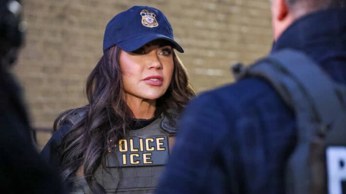 Juez prohíbe a la Administración Trump realizar redadas de inmigración en algunas iglesias