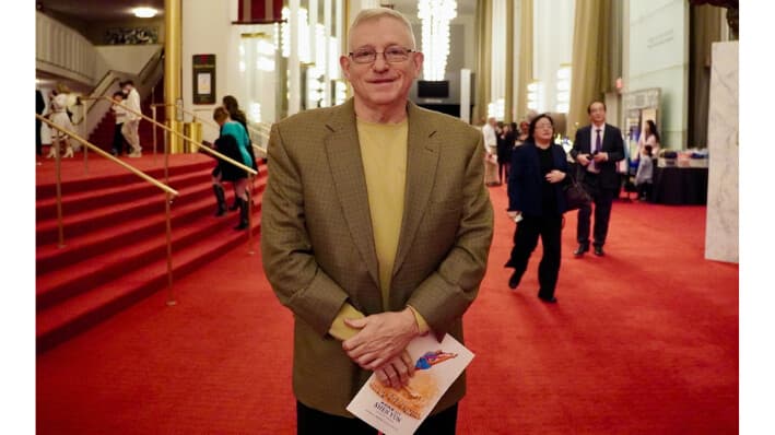 Frank Lane disfrutó de Shen Yun en el Kennedy Center Opera House en Washington el 21 de febrero de 2025. Terri Wu/The Epoch Times
