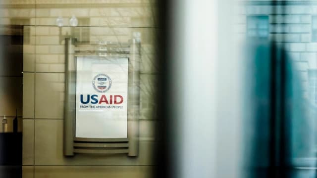 Ordenan al personal de USAID destruir documentos, según un expediente judicial