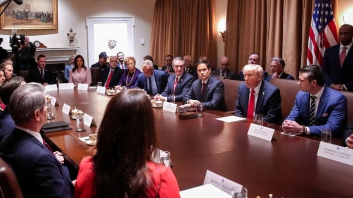 5 conclusiones clave de la primera reunión del gabinete de Trump