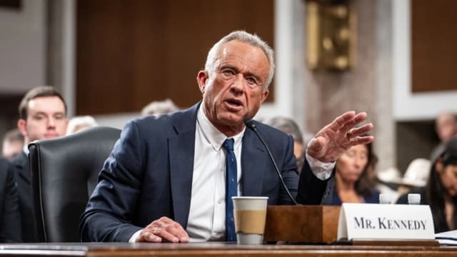 El HHS suspende contrato multimillonario para desarrollar nueva vacuna contra el COVID-19