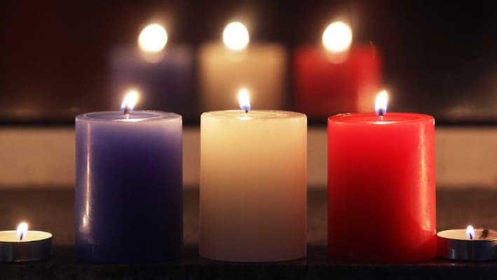 Unas velas arden durante una vigilia, en una foto de archivo. (Chung Sung-Jun/Getty Images)