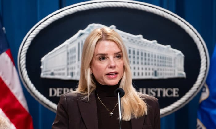 Fiscal General dice que el FBI fue sorprendido reteniendo archivos de Jeffrey Epstein