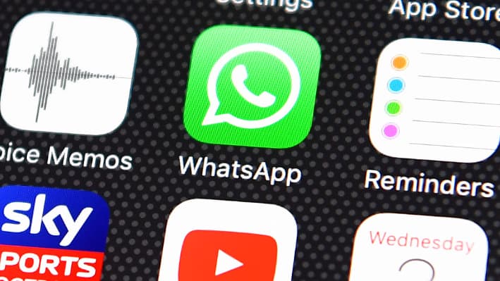 El logotipo de la aplicación WhatsApp se muestra en un iPhone el 3 de agosto de 2016 en Londres, Inglaterra. (Carl Court/Getty Images)