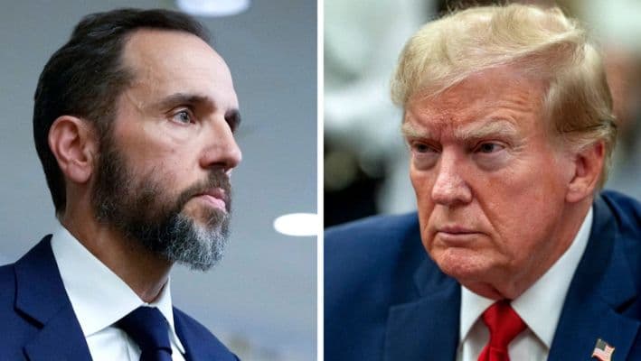 (Izquierda) El fiscal especial Jack Smith en Washington el 1 de agosto de 2023; (Derecha) El entonces expresidente Donald Trump en la Corte Suprema del estado de Nueva York en la ciudad de Nueva York el 7 de diciembre de 2023. (Drew Angerer, David Dee Delgado/Getty Images)
