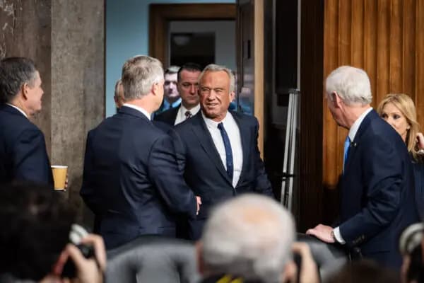 Robert F. Kennedy, Jr., testifica ante el Comité de Finanzas del Senado en el Capitolio el 29 de enero de 2025. (Madalina Vasiliu/The Epoch Times)