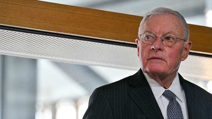 El enviado especial de EE. UU. para Ucrania y Rusia, Keith Kellogg, llega a una reunión con el presidente del Consejo Europeo en el edificio del Consejo Europeo en Bruselas el 18 de febrero de 2025. (NICOLAS TUCAT/AFP a través de Getty Images)