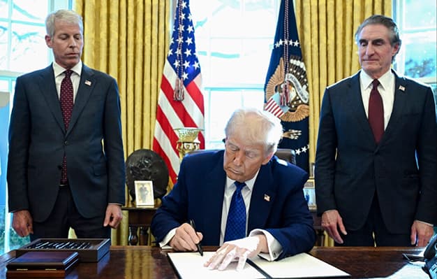 Trump ordena reducir los comités asesores federales