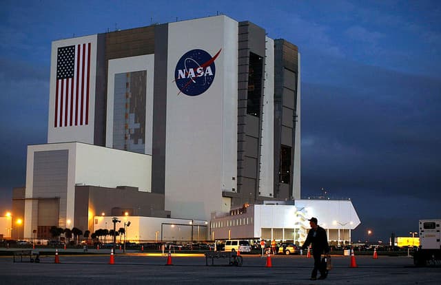 NASA rebaja a la mitad la probabilidad de impacto del asteroide 2024 YR4