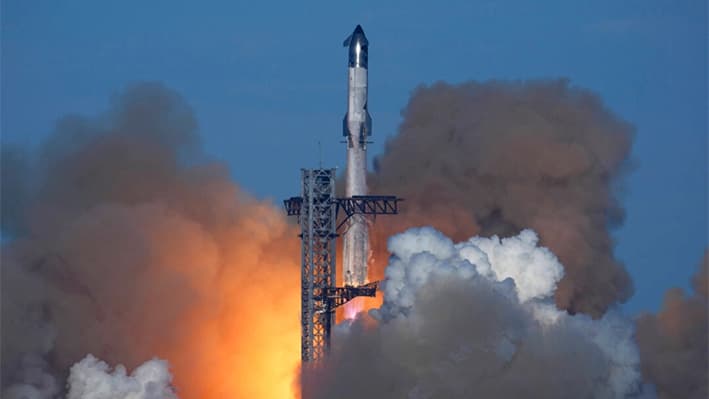 El megacohete Starship de SpaceX despega para un vuelo de prueba desde la base espacial de Boca Chica, Texas, el 16 de enero de 2025. (Eric Gay/AP Photo)
