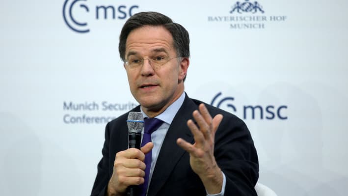 El secretario general de la OTAN, Mark Rutte, participa en un panel en la 61ª Conferencia de Seguridad de Múnich el 15 de febrero de 2025 en Múnich, Alemania. (Johannes Simon/Getty Images)