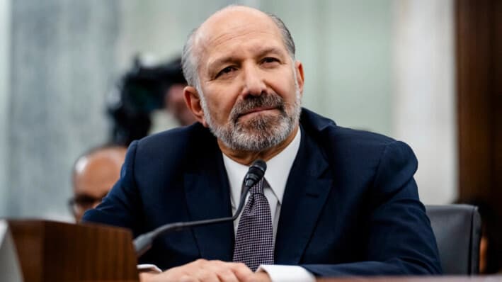 El nominado del presidente Donald Trump para desempeñarse como Secretario de Comercio, Howard Lutnick, testifica en una audiencia de confirmación en el Capitolio en Washington el 29 de enero de 2025. Madalina Vasiliu/The Epoch Times