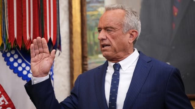RFK Jr. anula requisito de comentarios públicos para nuevas normas del Departamento de Salud