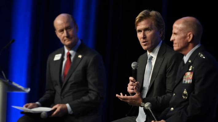 Algunos republicanos del Senado parecen dudar sobre candidato clave de Trump para la defensa