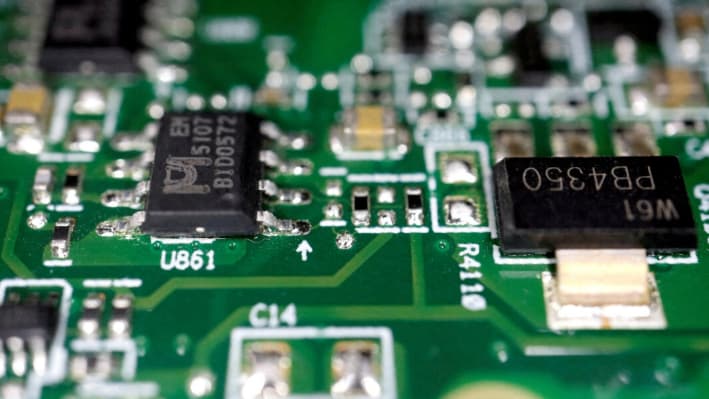 Trump pide eliminar subsidios de 52,700 millones de dólares para chips