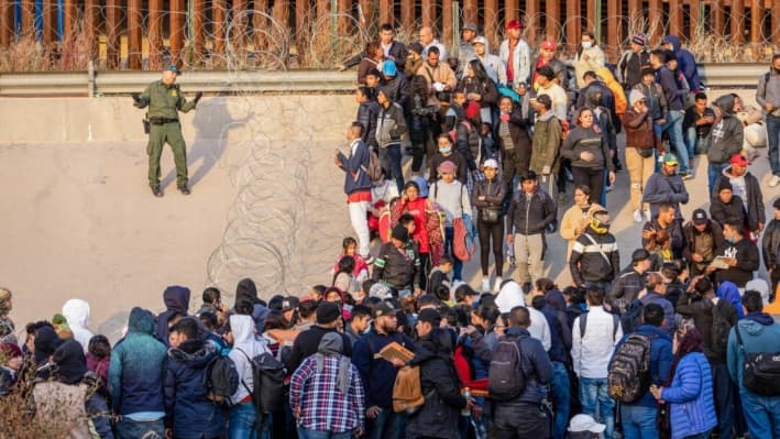 Agencia de inmigración de EE. UU. busca filtrar extremismo en redes sociales de inmigrantes