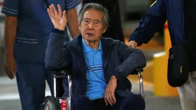 Aprueban en segunda votación restituir la firma de Fujimori en la Constitución de 1993