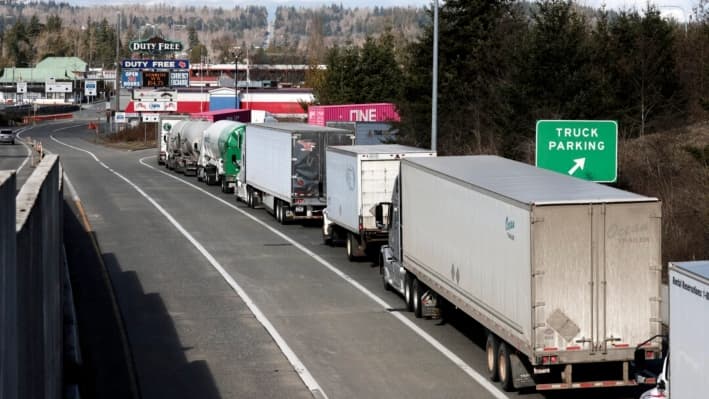 Trump retrasa los aranceles sobre algunos productos de Canadá y México