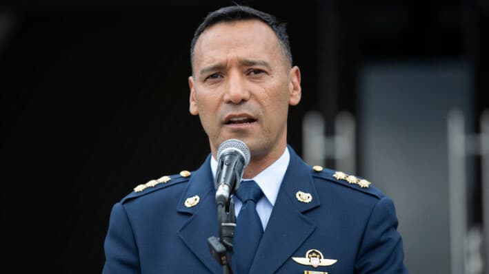El ministro de Defensa de Colombia, el general Pedro Sánchez, habla durante una rueda de prensa en Bogotá el 20 de febrero de 2025. (Alejandro Martinez/AFP vía Getty Images)