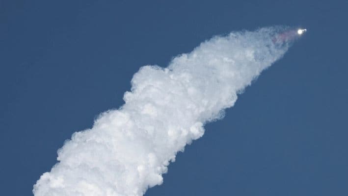 Se interrumpen 240 vuelos por la explosión de nave espacial SpaceX de Musk: FAA