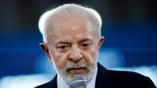 El presidente brasileño Luiz Inácio Lula da Silva habla durante la inauguración de la reunión de la Industria Nacional de la Construcción en Brasilia, Brasil, el 26 de noviembre de 2024. (Adriano Machado/Reuters)
