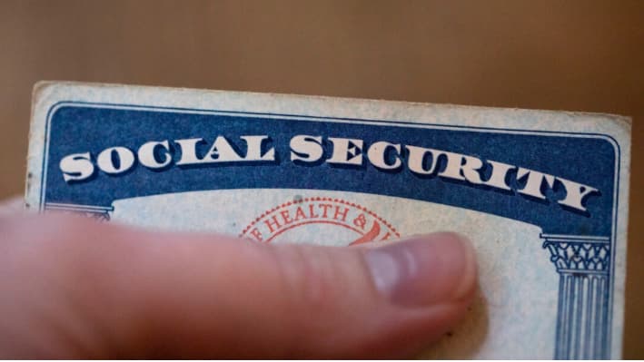Una tarjeta de la Seguridad Social en Tigard, Oregon, el 12 de octubre de 2021. (Jenny Kane/Foto AP)

