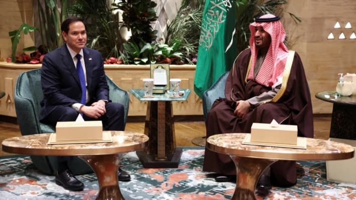 El secretario de Estado de Estados Unidos, Marco Rubio, se reúne con el príncipe heredero de Arabia Saudita, Mohammed bin Salman, en Riad, Arabia Saudita, el 17 de febrero de 2025. (Reuters/Evelyn Hockstein/Pool/File Photo)