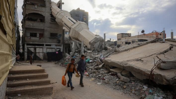 Israel dice que cortará el suministro eléctrico a Gaza, días después de suspender la ayuda