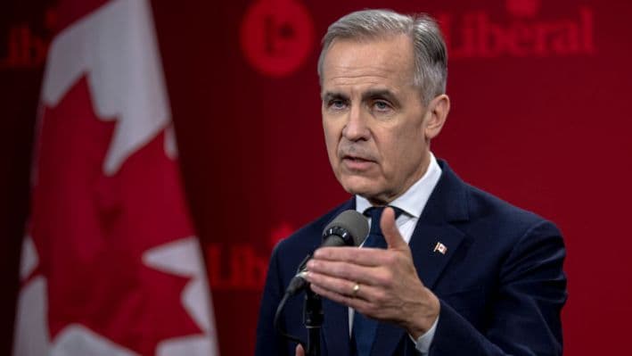 Mark Carney, exgobernador del Banco de Canadá, habla durante una conferencia de prensa después de la primera noche del Debate de Liderazgo Liberal en los estudios Mels en Montreal, Canadá, el 24 de febrero de 2025. (ANDREJ IVANOV/AFP vía Getty Images)
