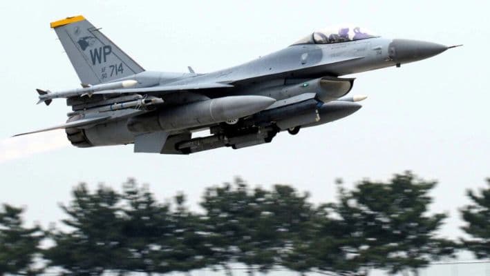 Aviones de la Fuerza Aérea interceptan aeronaves que vuelan en zona restringida cerca de Mar-a-Lago