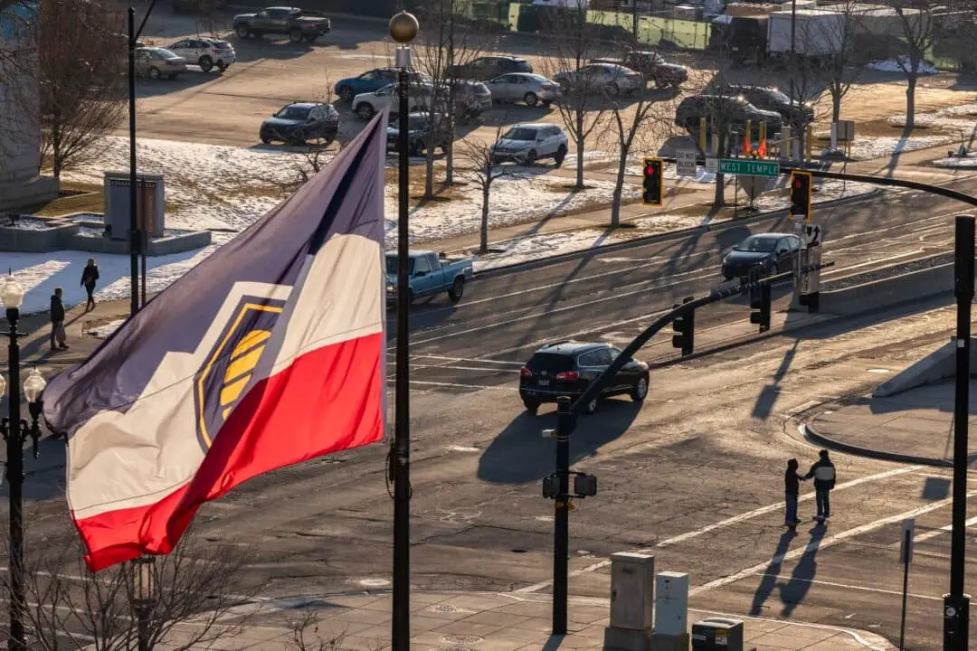 Gente caminando por la calle en Salt Lake City, Utah, el 21 de febrero de 2025. (John Fredricks/The Epoch Times)