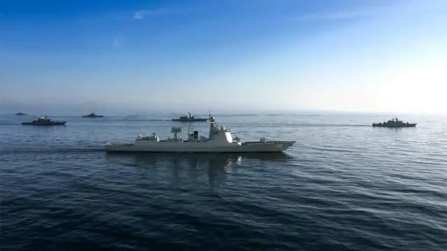 Trump no se inmuta ante el ejercicio militar de Rusia, China e Irán en el Golfo de Omán