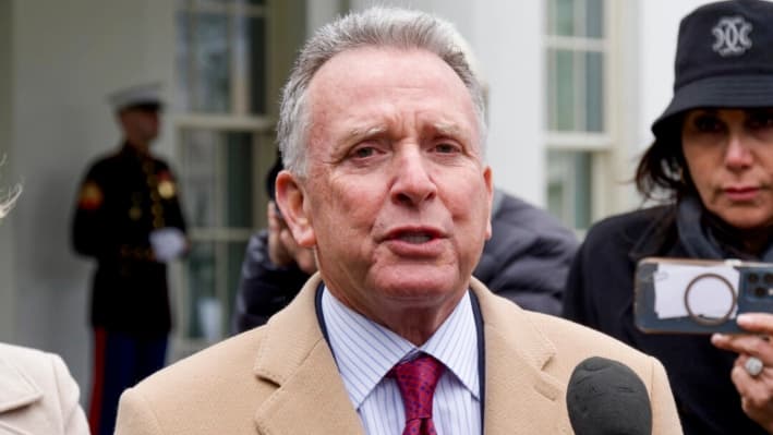 Steve Witkoff, enviado especial de Estados Unidos a Medio Oriente, habla con periodistas en la Casa Blanca, en Washington, el 6 de marzo de 2025. (Travis Gillmore/The Epoch Times)