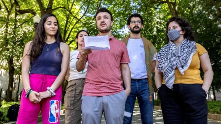 Activista pro-palestino demanda a la Universidad de Columbia para bloquear sus expedientes a legisladores