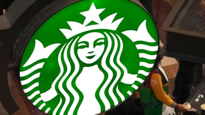 Hombre de California gana USD 50 millones en demanda por quemaduras causadas por el té de Starbucks