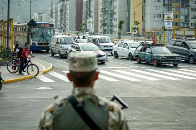 Ola de violencia deja al menos 3 muertos en primeras horas de estado de emergencia en Lima