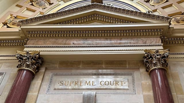 Comienza votación en Wisconsin, una carrera que enfrenta el dinero de Soros contra el de Musk