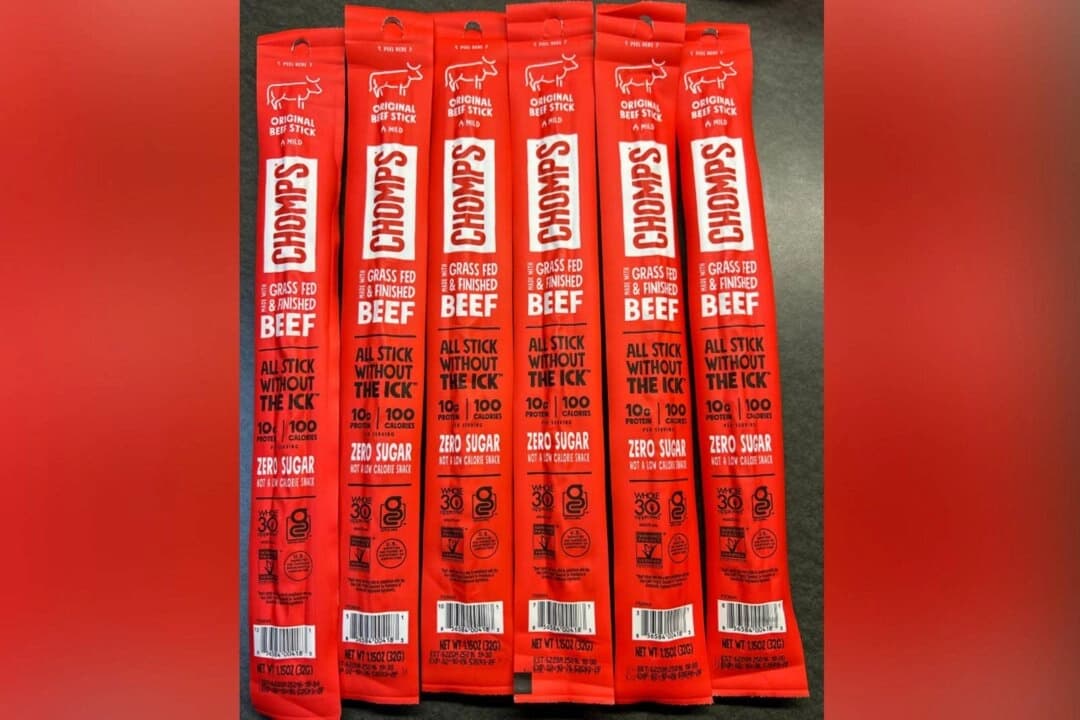 An image of the recalled "Chomps Original Beef Stick Mild" produced by Idaho Smokehouse Partners LLC. (USDA.)