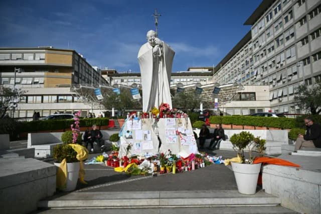 Papa Francisco dejará el hospital este domingo tras casi 40 días