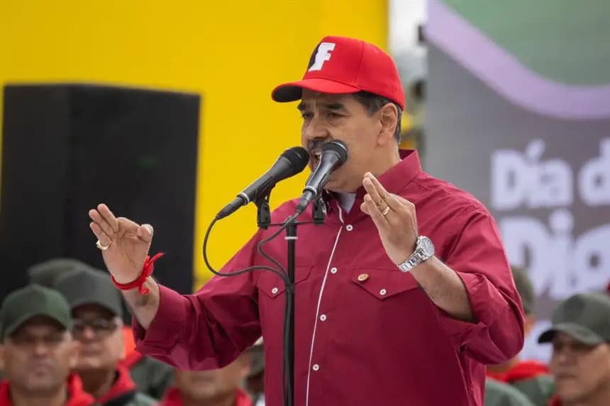El líder chavista Nicolás Maduro habla durante un homenaje a Hugo Chávez en Caracas, Venezuela. Imagen de archivo. (EFE/ Rayner Peña R.)