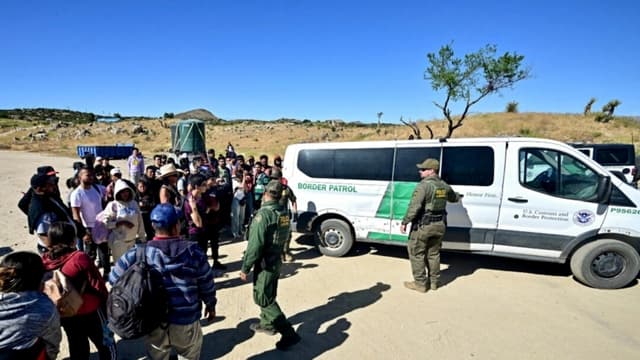 El DHS revoca el estatus legal temporal de 530,000 inmigrantes
