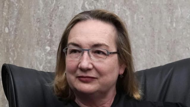 Departamento de Justicia quiere que jueza sea retirada de caso que impugna una orden ejecutiva de Trump