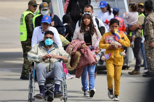 Venezuela acuerda con EE. UU. reanudar vuelos de repatriación de migrantes