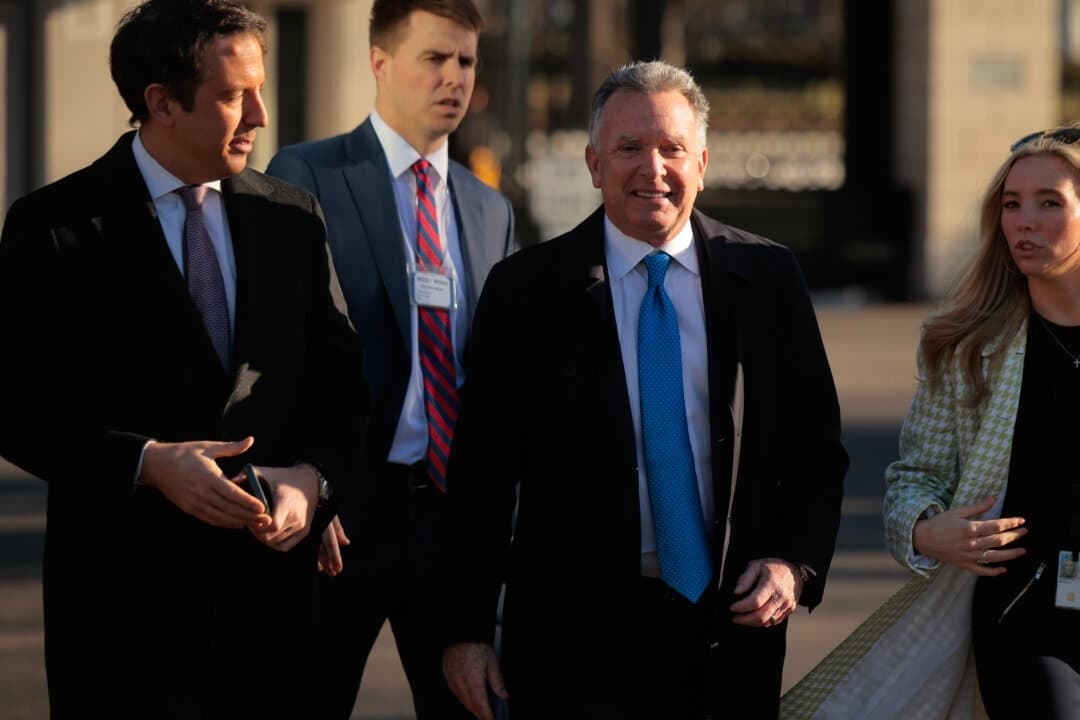 Los negociadores estadounidenses y rusos se reúnen en Arabia Saudí para discutir el alto el fuego