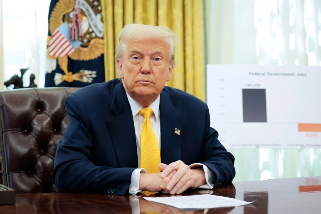 Acciones estadounidenses suben tras artículos sobre una política arancelaria más relajada de Trump