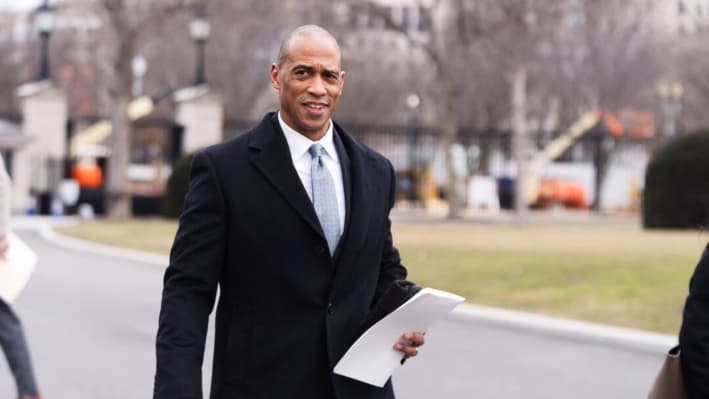 Administración Trump elimina programa público de viviendas para inmigrantes ilegales